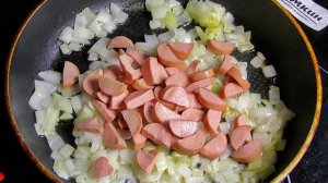 Бигус из свежей капусты с кабачком и сосисками