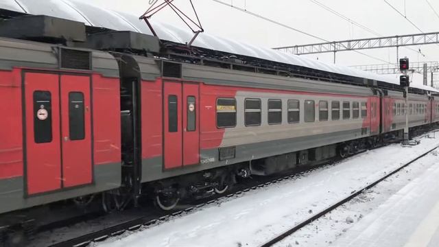 ЭД4М-0353.С приветливой лок бригадой.С маршрутом Спутник - Пушкино. Прибывает на Ярославский вокзал смотреть онлайн