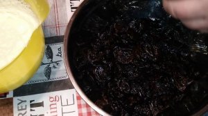 КОРОЛЕВСКИЙ ДЕСЕРТ ИЗ ЧЕРНОСЛИВА И СГУЩЕНКИ ЗА 2 МИНУТЫ
