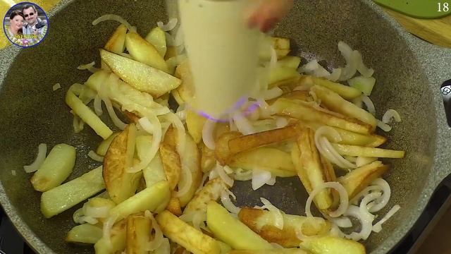 Квашеная капуста, рыба и картошка в сковородке. Вкус детства. Ну очень вкусное и бюджетное блюдо.