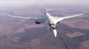 Воздушная дозаправка Ту-160 в Саратовской области