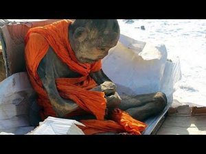 Мумия 200 Летнего Монаха Шокировала Ученых / Самые Необъяснимые Находки