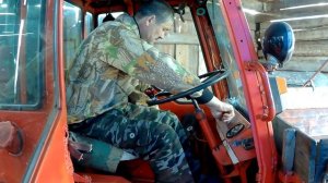 Т16. Запуск после зимней спячки. Краткое знакомство с самым лучшим трактором для хозяйства и в быту