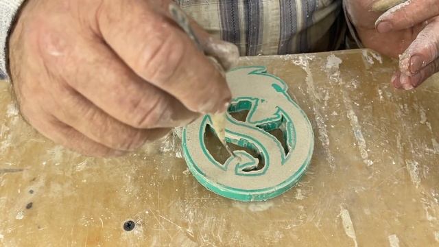 Мастер-класс №33 - И опять про заливку тонких изделий из гипса. Дракон! смотреть онлайн