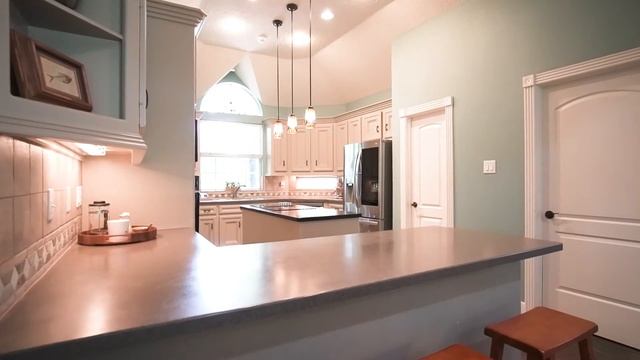 Tour a STUNNING Spring Texas home on a wooded culdesac lot in Oaks of Terranova West neighborhood смотреть онлайн