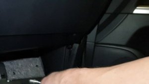 LC200. Замена подсветки бардачка(перчаточного ящика). Заметки при замене салонного фильтра.