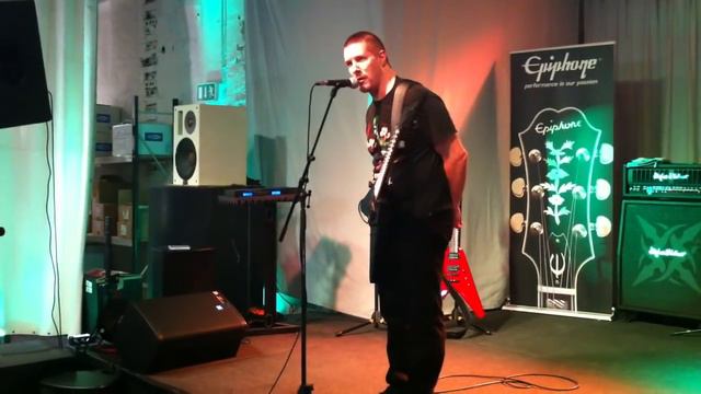 Jeff Says "Hello!" смотреть онлайн