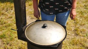 Рулька с овощами в казане