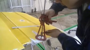 Рихтовка двери Volkswagen LT 35, работа споттером.