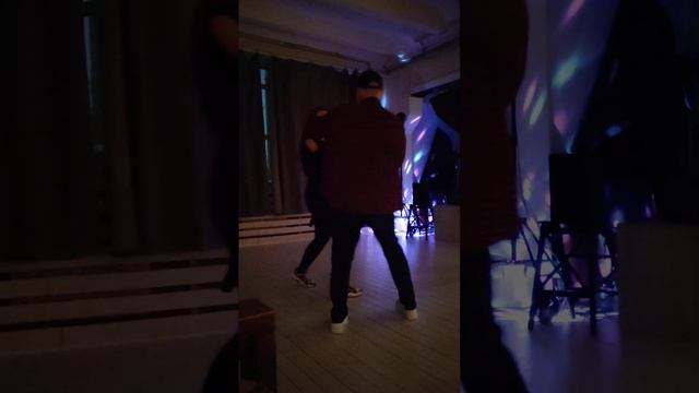 Hustle/bachata party Dec 25, 2021 Fabrika смотреть онлайн