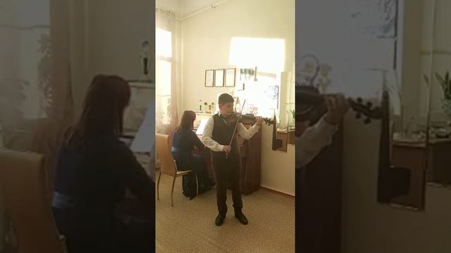 Григорян Игорь. 