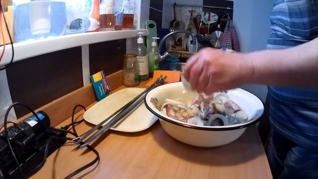 Готовим рульку на мангале | Сочная и вкусная!