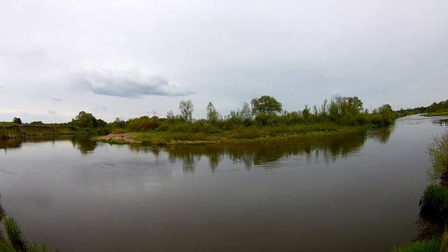 Ловля Голавля осенью на спиннинг. Рыбалка с высокого берега, в приглядку.