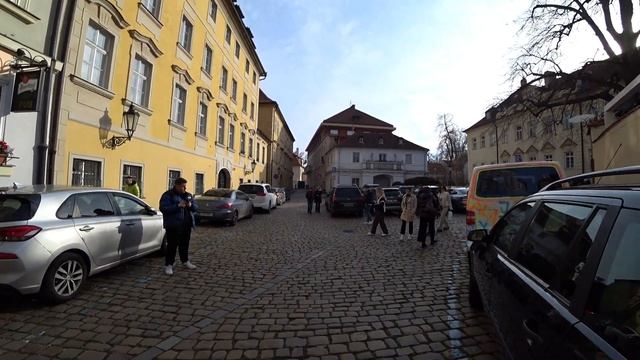 Самая узкая улица в Праге, стена Джона Ленона