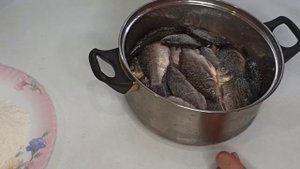 ДВА БЛЮДА из КАРАСЕЙ! Готовлю свежепойманных карасиков!