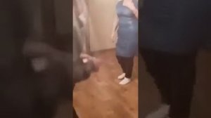 Бабушка и дедушка танцуют