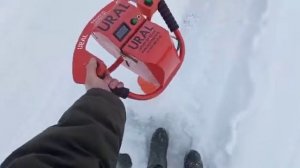 Ледобур Урал - Видео демонстрация "Бурим одной рукой"