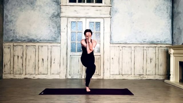 Гарудасана смотреть онлайн