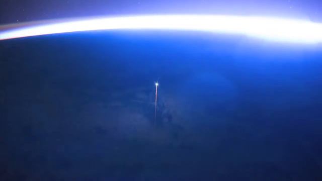 LikePlanet.ru - Планета Земля - Вид из космоса ночью смотреть онлайн