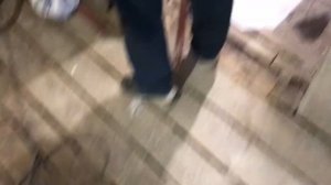 Штукатурим по маякам своими руками | снимаем обои с потолка