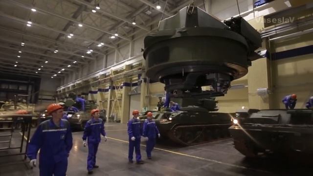 ТУНГУСКА (Зенитный ракетно-пушечный комплекс) - КОММЕНТАРИИ ИНОСТРАНЦЕВ.mp4