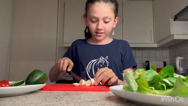 Нова рубрика від Настуні #салат смотреть онлайн