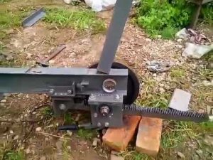 Делаем реечный инерционный дровокол √9, исправление ошибок в раме, делаем площад