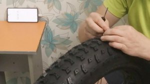 Установка заглушек отверстий под шипы TERRENE Stud Plugs в покрышки велосипеда