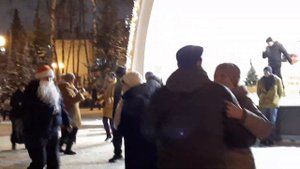 Я РАЗБИЛАСЬ О ТЕБЯ КАК ВОЛНА О СКАЛЫ