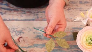 МК Веточка листьев из гофрированной бумаги / DIY / Leaves from corrugated paper