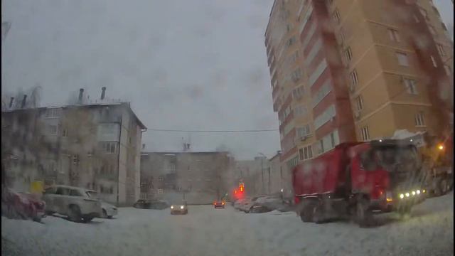 Ускоренное движение на автомобиле по Тюмени с Заречный проезд 4а на улицу Логунова смотреть онлайн