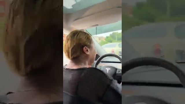 Поменялся машиной.✊?