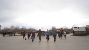 Девушки, парни, и... армянский танец Шалахо