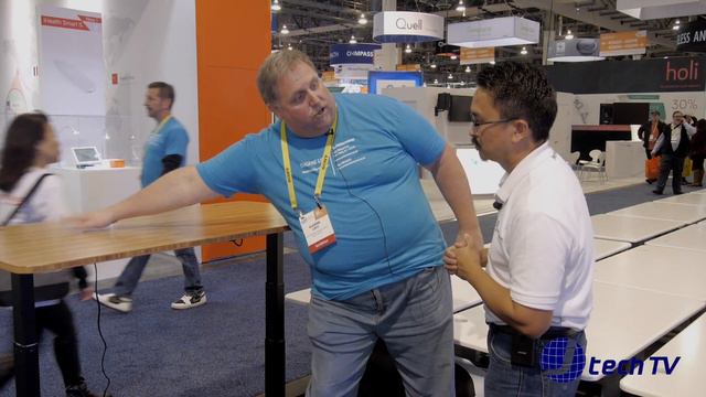 Autonomous SmartDesk at CES 2017