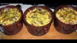 Мясо в горшочках с картофелем и грибами в духовке. Рецепт под видео.