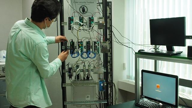 Настраивать автоматику из дома (удалённо) с MOXA MRC Quick Link. смотреть онлайн