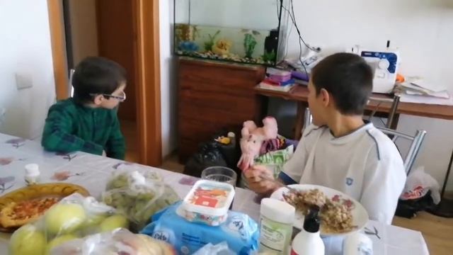 У нас дистант. Плесень в квартире. Домашние дела. смотреть онлайн