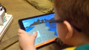 Ярик Лапа играет в Майнкрафт