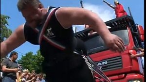 2009 Медведев тянет грузовик