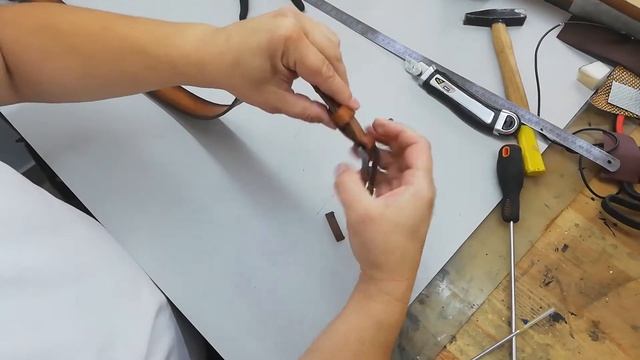 Как укоротить кожаный ремень? Пошаговая инструкция от бренда "Макей". смотреть онлайн