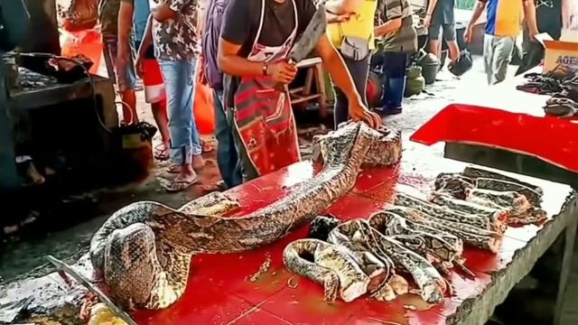 рынок в городе Ухань смотреть онлайн