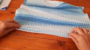 Летний топ укороченными рядами из пряжи Alize bella batik по мастер-классу Светланы Варгич.