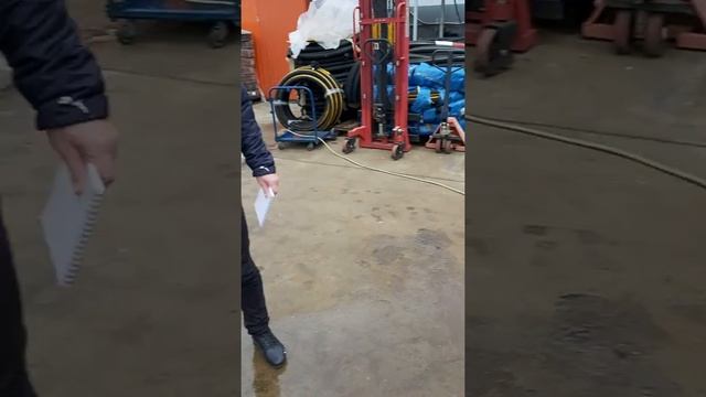 Штукатурная станция работает от сети 220 или 380 вольт. Какие шнековые пары использовать!