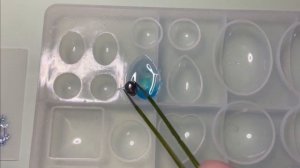 Мастер-класс серьги иэ эпоксидной / UV смолы со снежинками