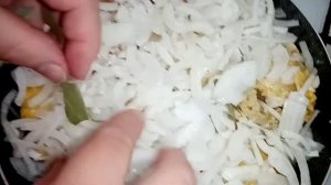 Треска! Простой рецепт трески в соусе! Рыба под луком и майонезом!