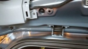 Демонтаж и ремонт дополнительного стоп-сигнала на КИА СИД 3 двери. Часть 1