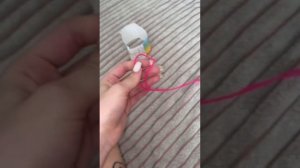 Делаем брелок сердце из ниток