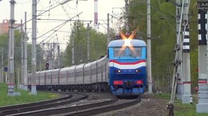 Электровоз ЧС7-017 с пассажирским поездом №132 "Москва - Орск"