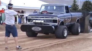 Мощные грузовые автомобили Америки Ford Trucks