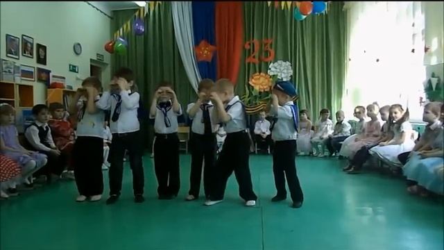 Дети танцуют "Яблочко" | 23 февраля | Утренник смотреть онлайн